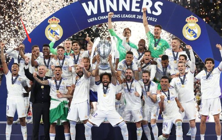 啊这！伊藤洋辉在斯图加特3年仅伤缺8场，来拜仁1年踢8场4924.