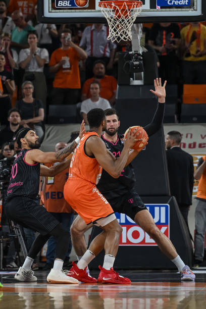 事中脱颖而 事中脱颖而