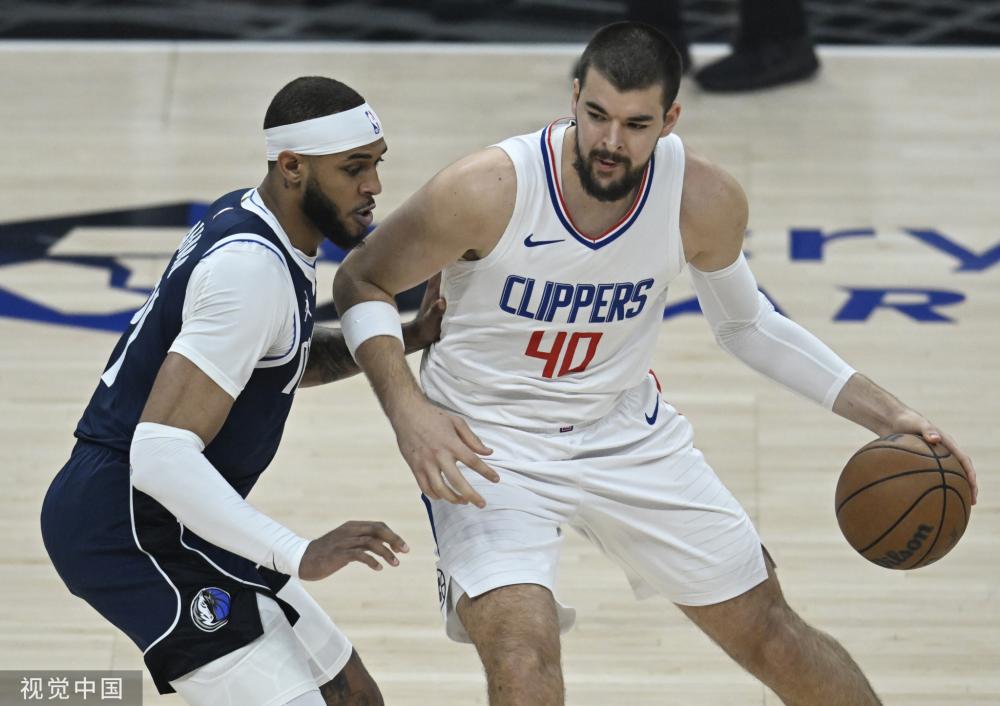 官宣！张知垚转会北京首钢 上海大鲨鱼送祝福